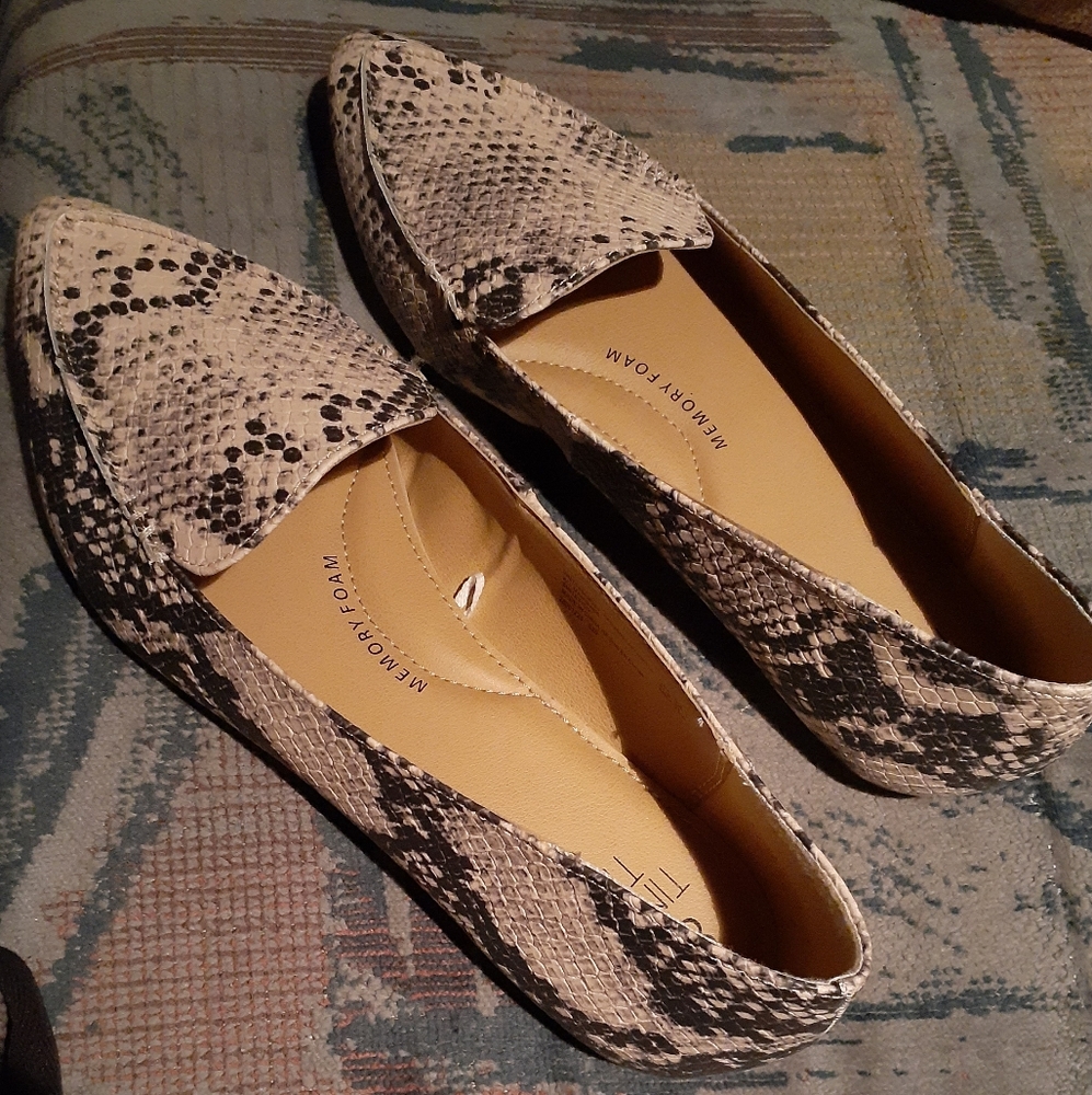 Time & Tru Sz 8 1/2 M Flat Loafer
